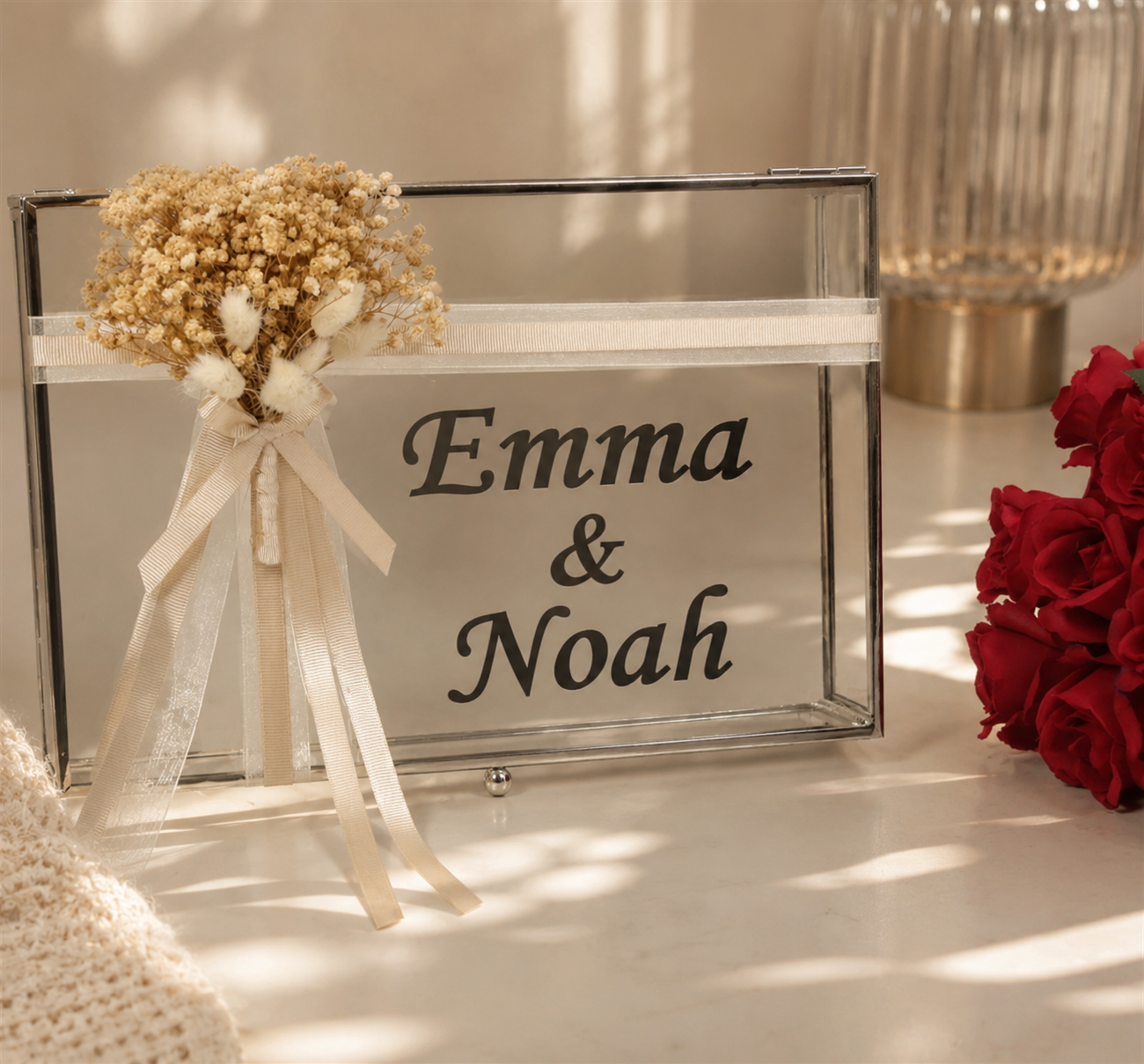 Personalisierte Schokoladenbox zur Verlobung – Elegante Isteme Box mit Namen und Trockenblumen