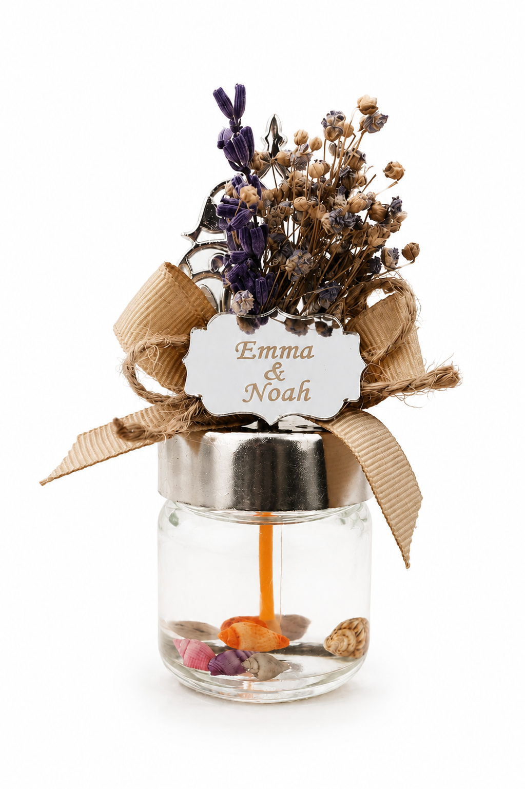 Personalisierte Gelkerze im Glas mit Trockenblumen und Namensschild