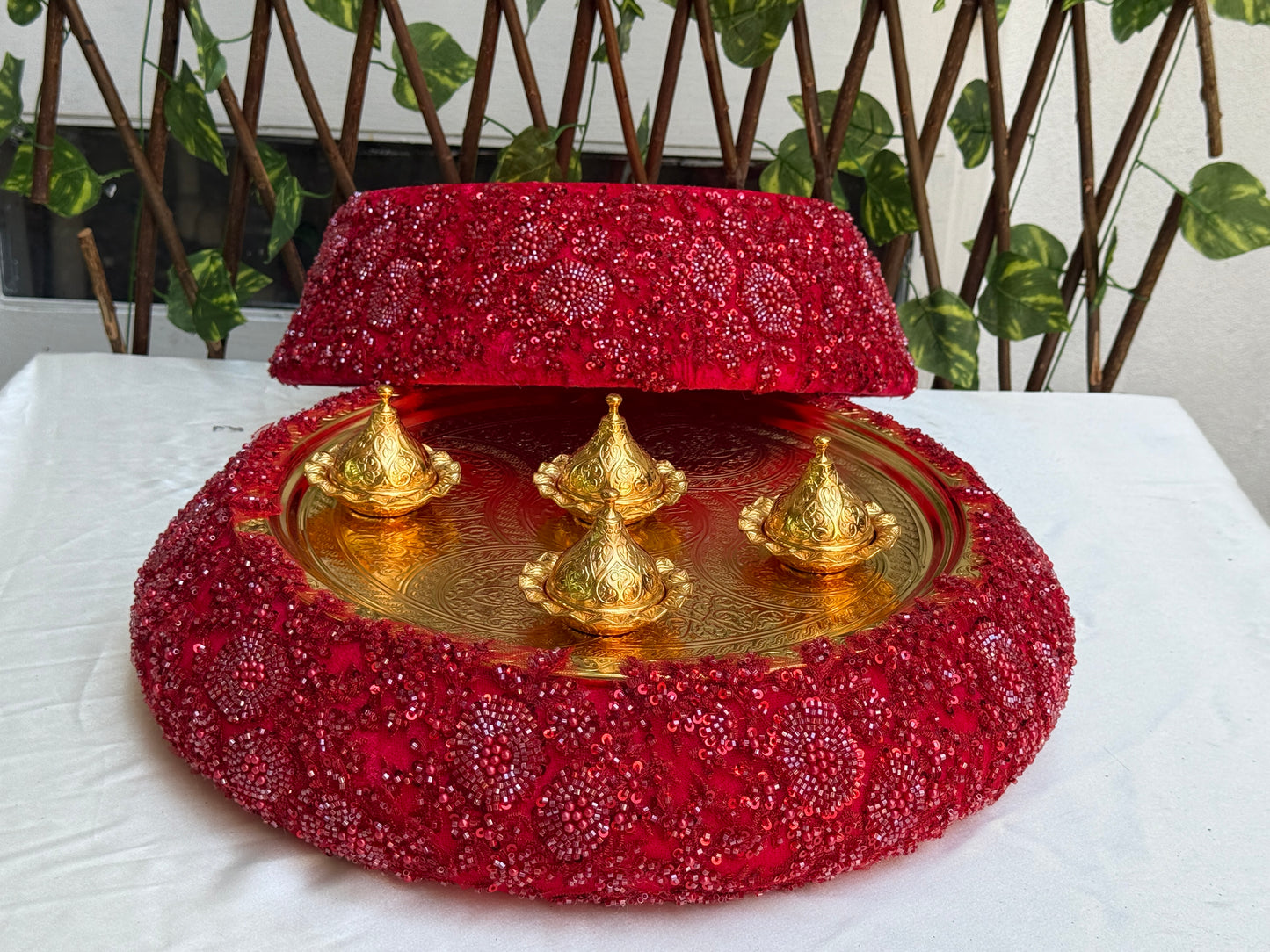 Gastgeschenk Set Roter Henna-Teppich mit zwei Lokumschalen (für 50 Gäste)