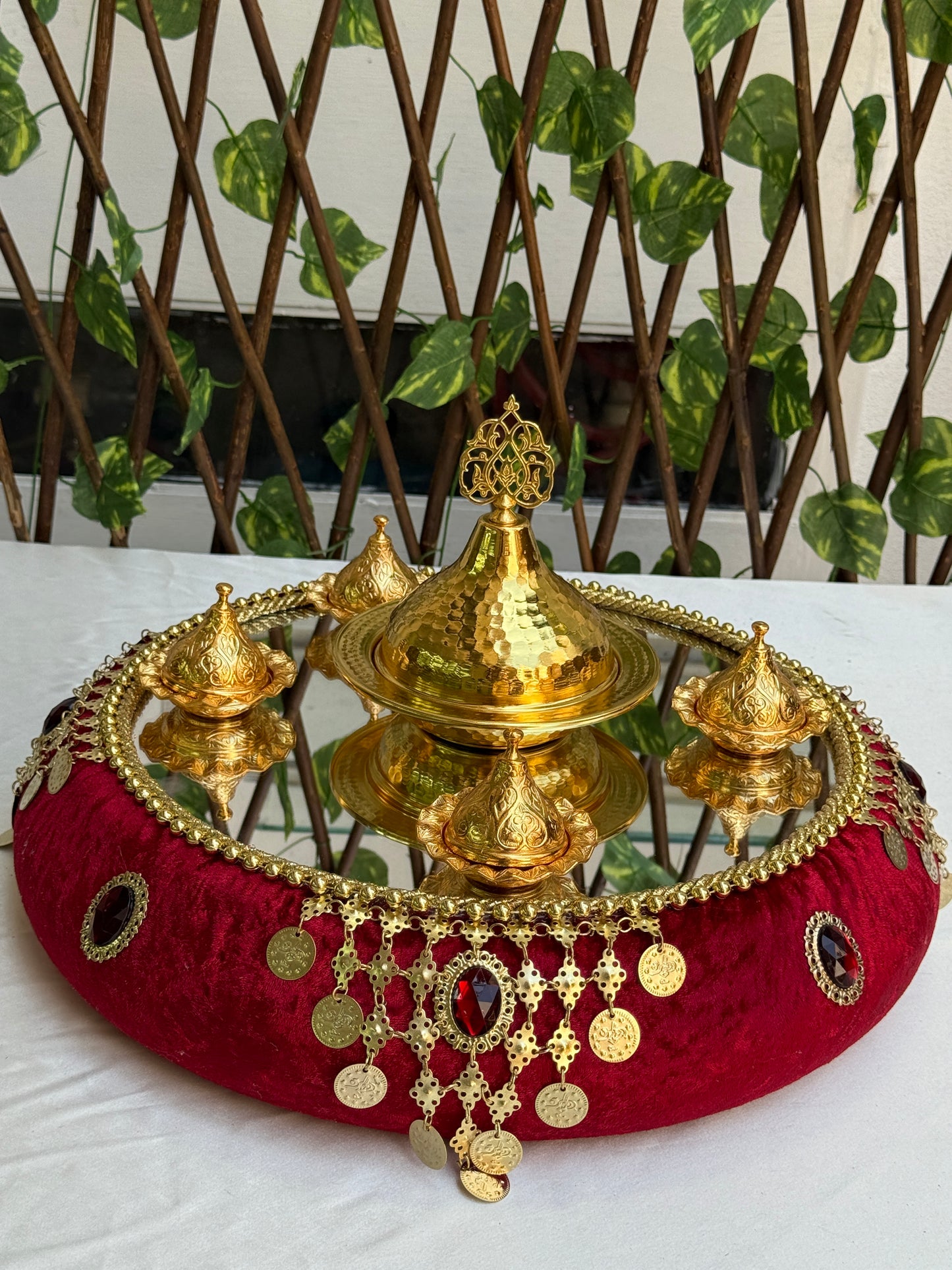 Gastgeschenk Set Bordeaux Henna‑Tepsi mit Lokumschälchen (für 50 Gäste)