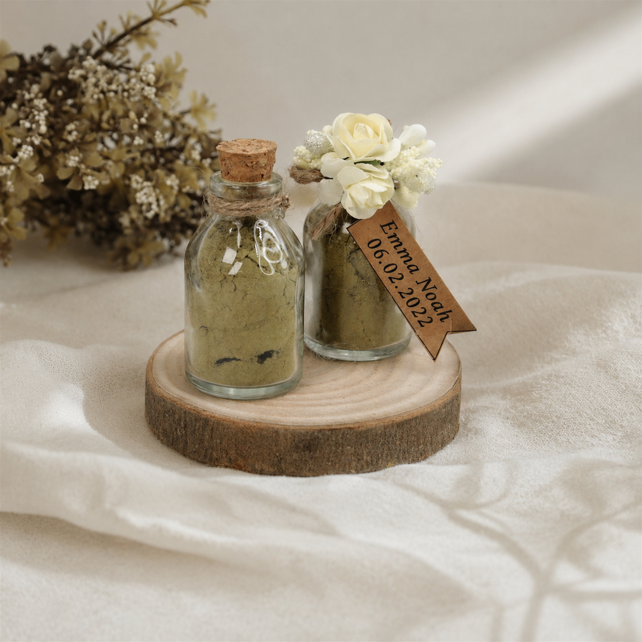 Personalisiertes Henna Pulver im Mini Glas mit Korkdeckel und Blumendeko
