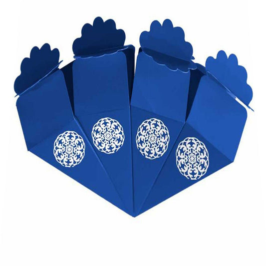 Blaue Herz-Geschenkbox mit Ornament