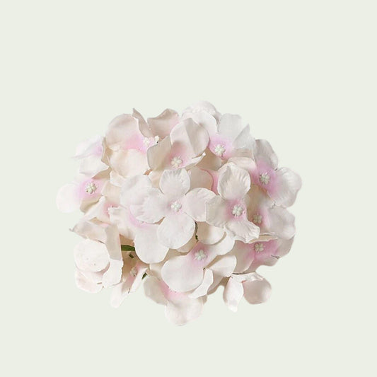 Beigefarbener Kunstblumenstrauß