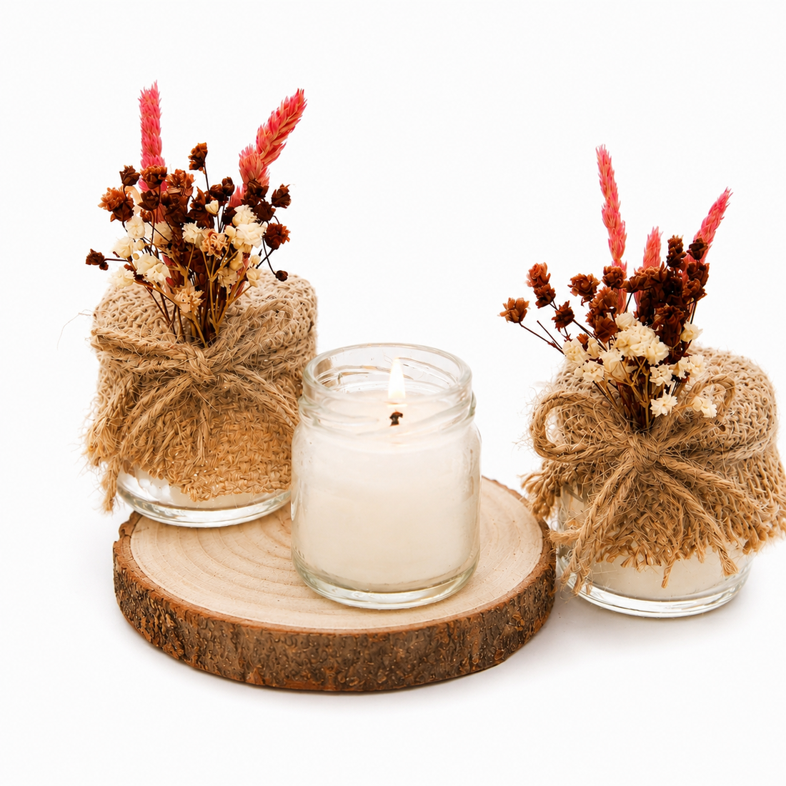 Personalisierte Kerze im Glas mit Jute, Trockenblumen und rustikaler Schleife