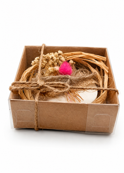 Ovale Lavendelseife in Kraftpapierbox mit Trockenblumen