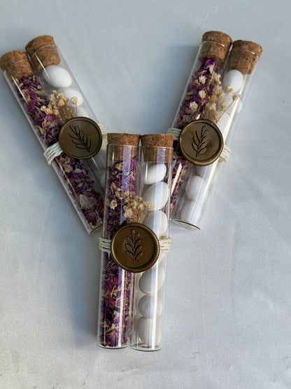 Gastgeschenk Set Reagenzglas mit Mandeln & Rosenblüten – 50 Stück