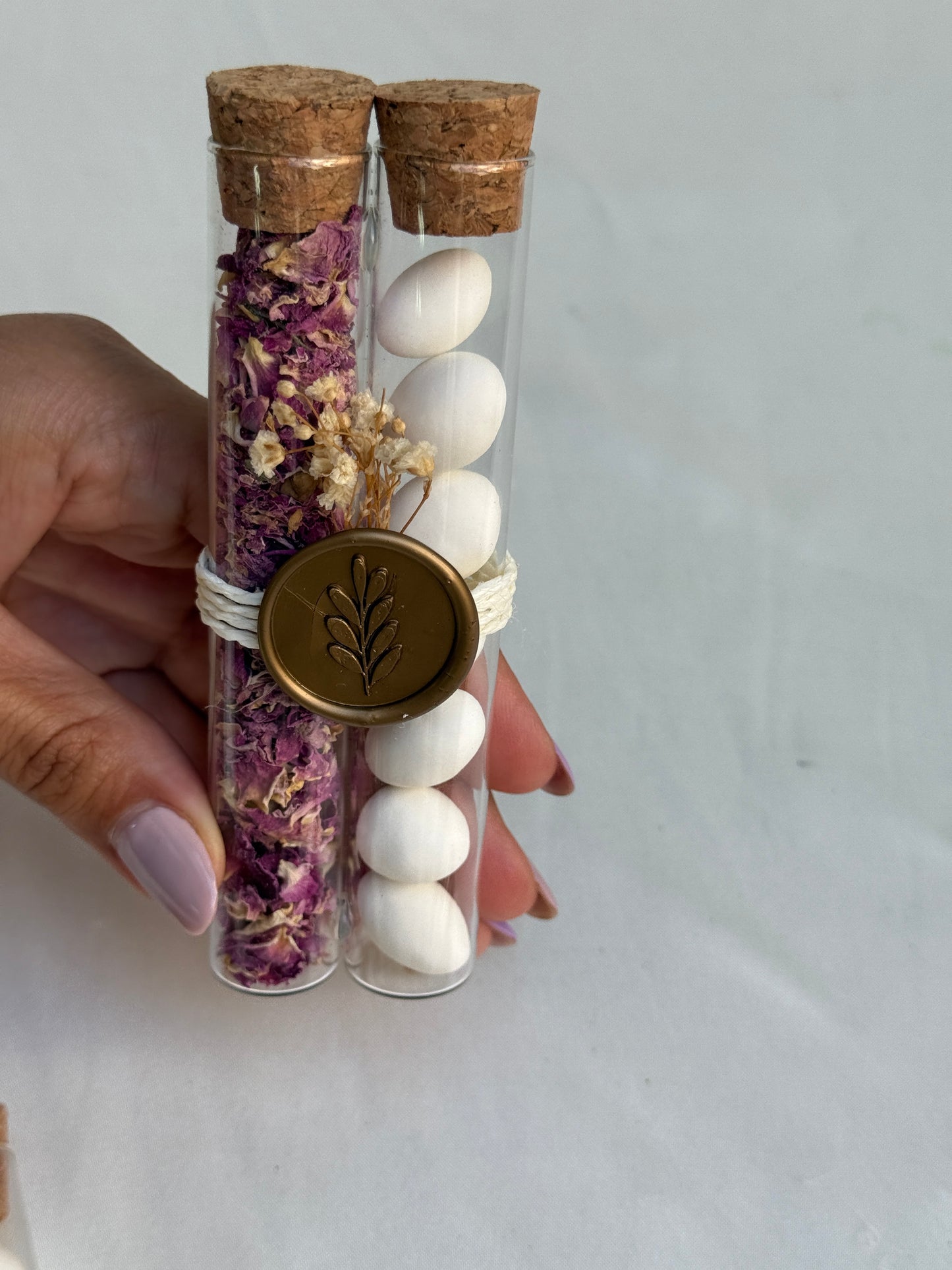 Gastgeschenk Set Reagenzglas mit Mandeln & Rosenblüten – 50 Stück