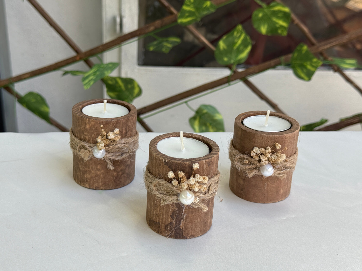 Holz-Kerzenhalter mit Perle