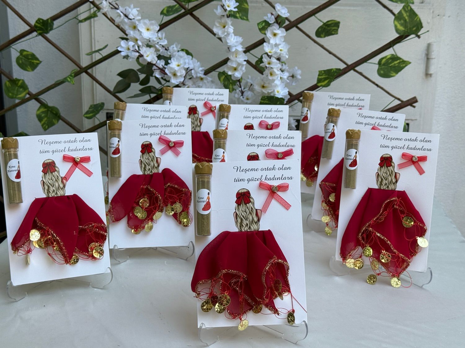 Halay‑Tuch Rot mit Karte &amp; Henna