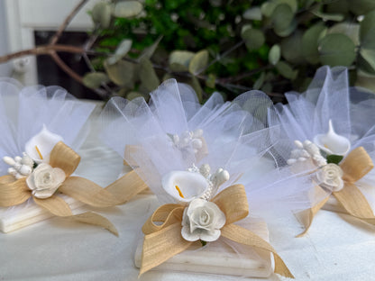 Gastgeschenk Set Seifen mit Schleife & Kunstblume Beige (für 50 Gäste)