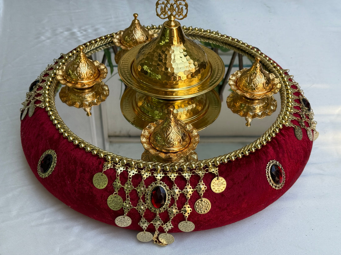 Henna‑Tepsi mit Lokumschalen