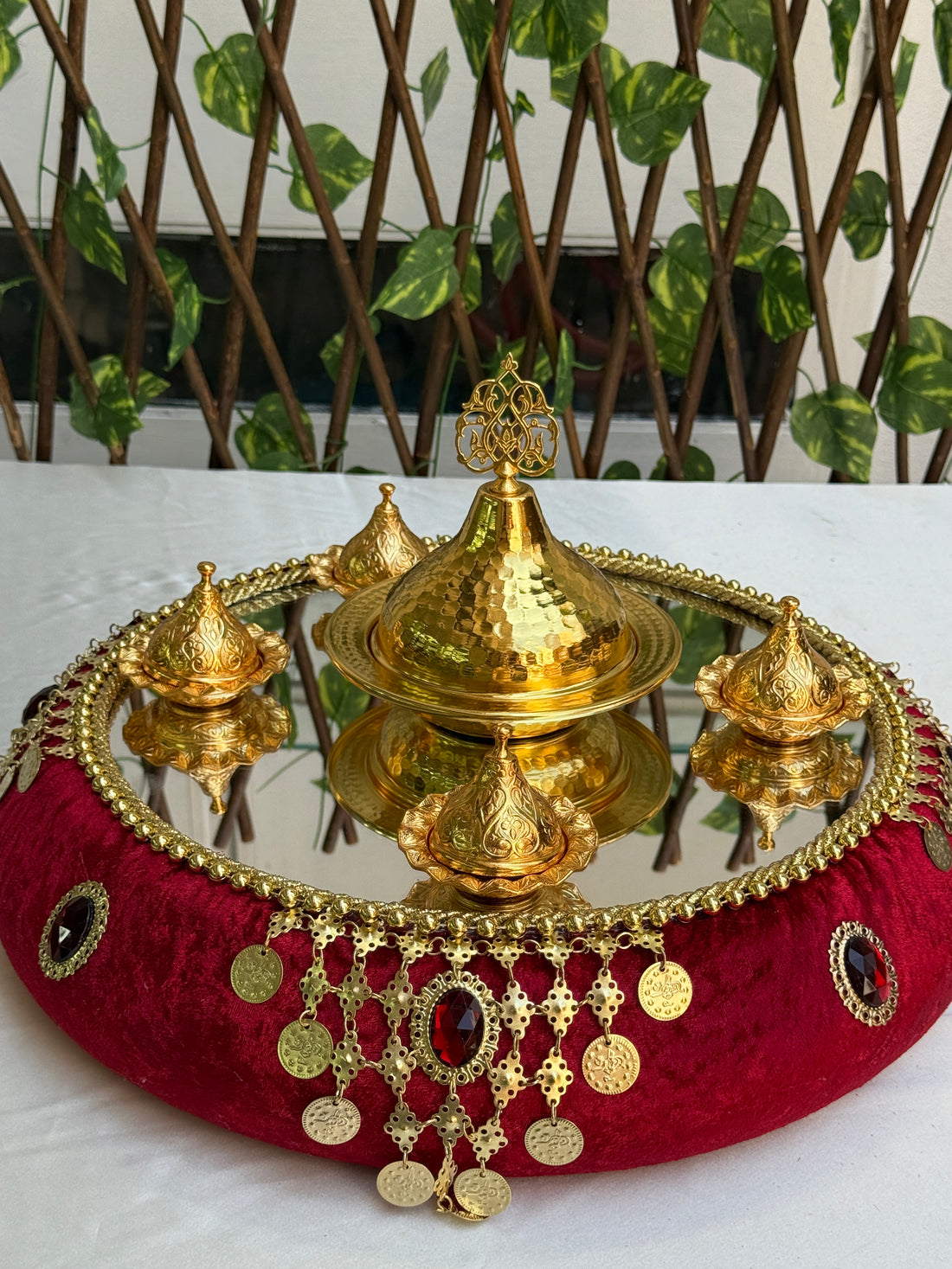 Henna‑Tepsi mit Lokumschalen