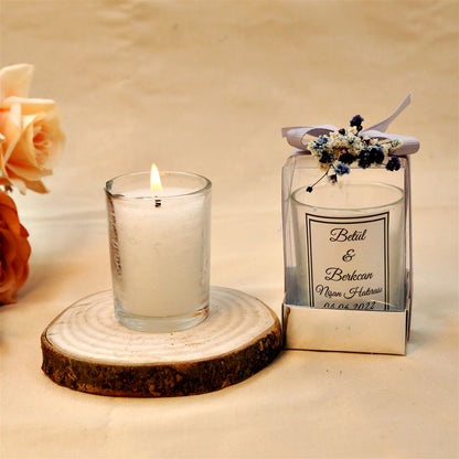 Personalisierte Kerze im Glas mit Geschenkbox und Trockenblumen