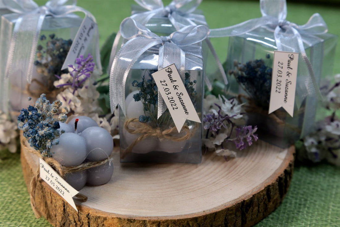 Personalisierte graue Bubble Kerze mit transparenter Geschenkbox und Silber Schleife