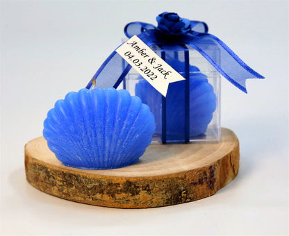 Personalisierte blaue Muschelkerze mit Geschenkbox und Schleife