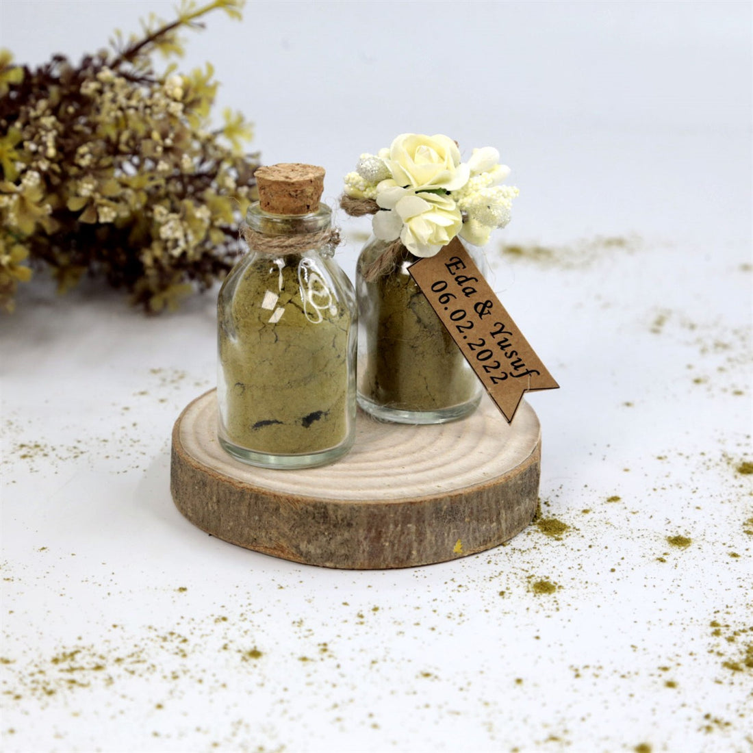 Personalisiertes Henna Pulver im Mini Glas mit Korkdeckel und Blumendeko