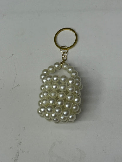 Perlen-Schlüsselanhänger Mini Tasche mit goldfarbenem Ring