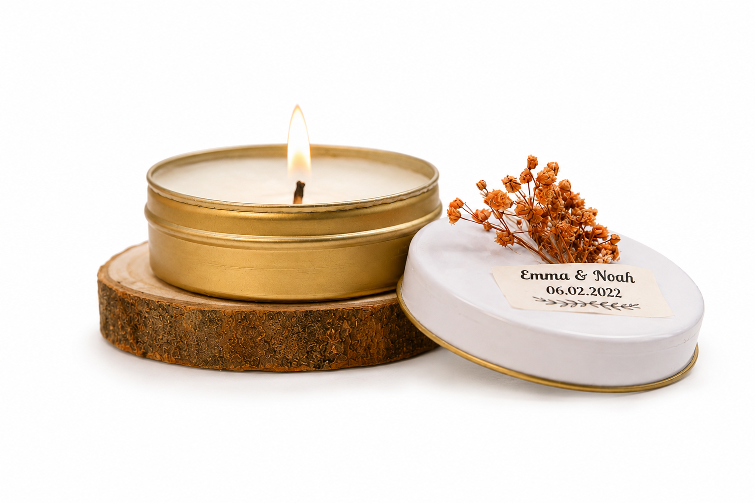 Personalisierte Kerze in goldener Metalldose mit Deckel und Trockenblumen