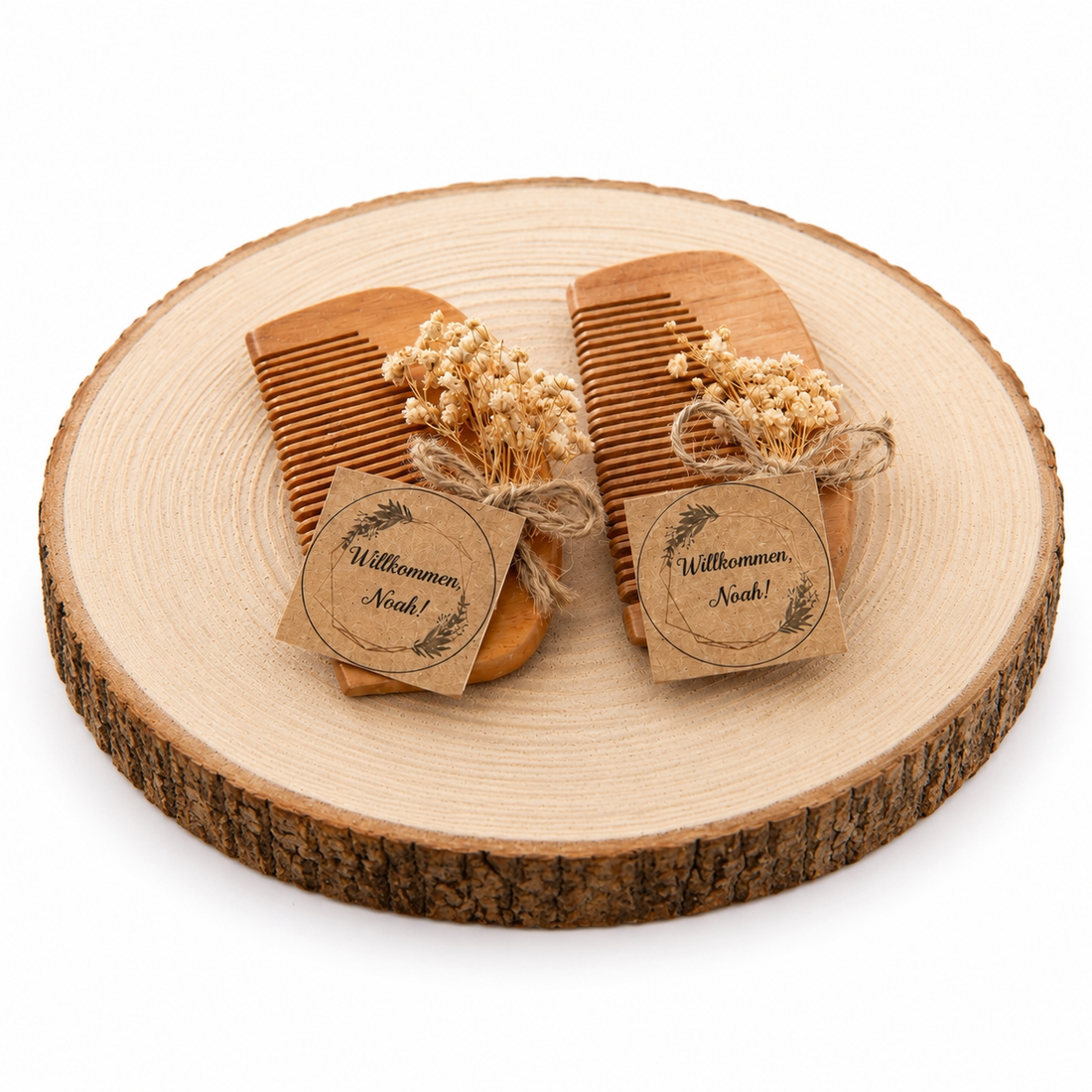 Personalisierter Holzkamm mit Trockenblumen, Juteband und Namensetikett