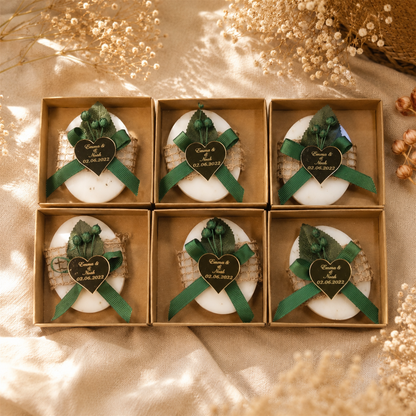 Personalisierte Lavendelseife in ovaler Form mit Geschenkbox und Herzanhaenger