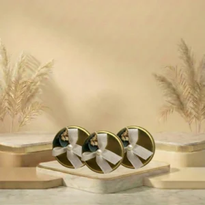 Eukalyptus und Perlen verzierte Metallbox Kerze