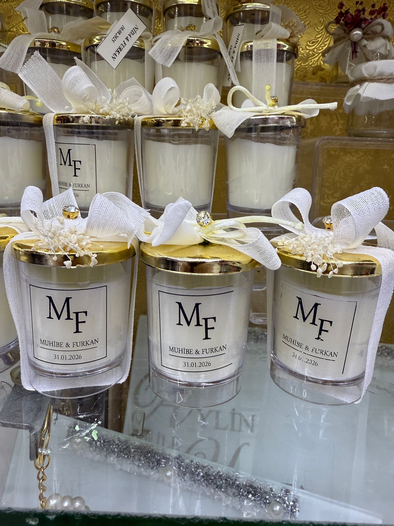 ✨ Zarif Kişiye Özel Cam Mum – Altın Kapaklı Şık Tasarım